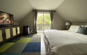 Pocono Mountains Modern Chalet - Long Pond, Pennsylvania