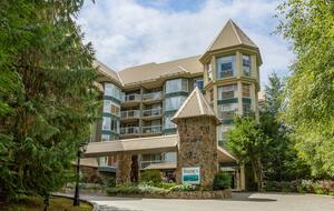 Woodrun Lodge 514 | Ski-In Ski-Out Condo w/ Pool, Hot Tub - Whistler, Canada