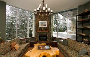 Woodrun Lodge 514 | Ski-In Ski-Out Condo w/ Pool, Hot Tub - Whistler, Canada