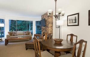 Cozy Ski-In Ski-Out Villa with Community Amenities - Whistler, Canada