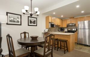Cozy Ski-In Ski-Out Villa with Community Amenities - Whistler, Canada