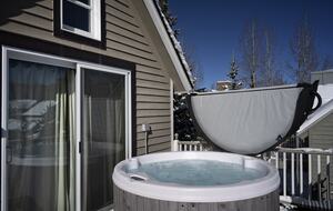 Cozy home in Breckenridge Historic District - ski, mountain bike & hike - walk to shopping + dining - Breckenridge, Colorado