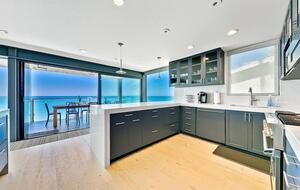 Malibu Modern Paradise | Oceanfront with amazing views and spa - Malibu, California