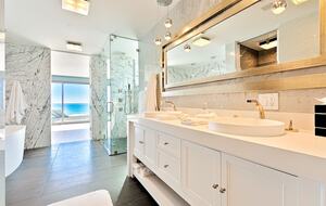 Malibu Modern Paradise | Oceanfront with amazing views and spa - Malibu, California