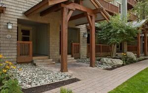 Horstman House 2-Bedroom Ski Condo - Whistler, Canada