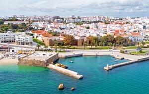 Modern 3-Bedroom Marina Getaway - Lagos, Portugal