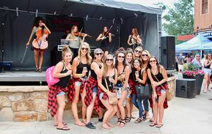 Cozy home in Breckenridge Historic District - ski, mountain bike & hike - walk to shopping + dining - Breckenridge, Colorado