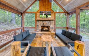 Luxury Mountain and Lake View Cabin - Blue Ridge, Georgia