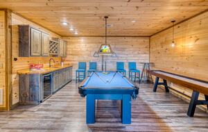 Luxury Mountain and Lake View Cabin - Blue Ridge, Georgia