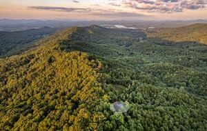 Luxury Mountain and Lake View Cabin - Blue Ridge, Georgia