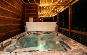 Luxury Mountain and Lake View Cabin - Blue Ridge, Georgia