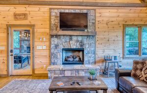 Luxury Mountain and Lake View Cabin - Blue Ridge, Georgia