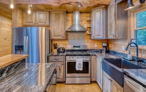 Luxury Mountain and Lake View Cabin - Blue Ridge, Georgia