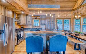 Luxury Mountain and Lake View Cabin - Blue Ridge, Georgia