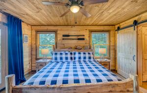 Luxury Mountain and Lake View Cabin - Blue Ridge, Georgia