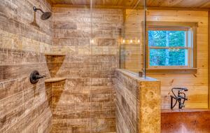 Luxury Mountain and Lake View Cabin - Blue Ridge, Georgia