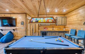 Luxury Mountain and Lake View Cabin - Blue Ridge, Georgia