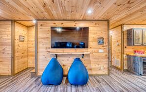 Luxury Mountain and Lake View Cabin - Blue Ridge, Georgia