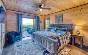 Luxury Mountain and Lake View Cabin - Blue Ridge, Georgia