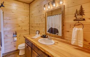 Luxury Mountain and Lake View Cabin - Blue Ridge, Georgia