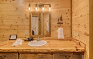 Luxury Mountain and Lake View Cabin - Blue Ridge, Georgia