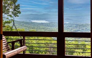 Luxury Mountain and Lake View Cabin - Blue Ridge, Georgia