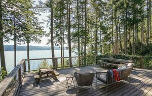 Wild Oyster Lodge on Hood Canal | Beach and Hot Tub - Quilcene, Washington