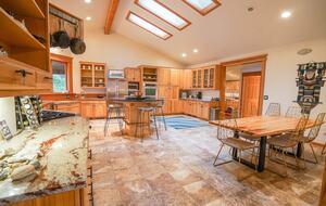 Wild Oyster Lodge on Hood Canal | Beach and Hot Tub - Quilcene, Washington