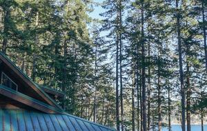 Wild Oyster Lodge on Hood Canal | Beach and Hot Tub - Quilcene, Washington