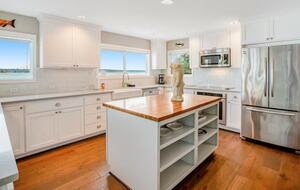 Sound of Sight Bayfront Stunner - Allyn, Washington