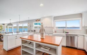 Sound of Sight Bayfront Stunner - Allyn, Washington