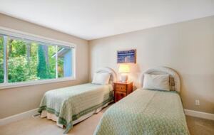 Sound of Sight Bayfront Stunner - Allyn, Washington