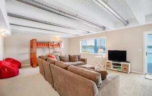 Sound of Sight Bayfront Stunner - Allyn, Washington