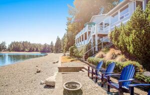 Sound of Sight Bayfront Stunner - Allyn, Washington