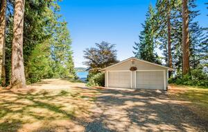 Sound of Sight Bayfront Stunner - Allyn, Washington