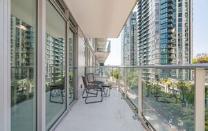 Quintess Collection - The Richards - Vancouver, Canada