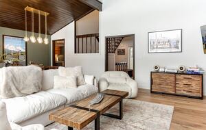 Modern 4BR Duplex | On Golf Course | Minutes to Beaver Creek + Vail - Avon, Colorado