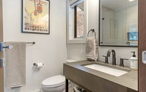 Modern 4BR Duplex | On Golf Course | Minutes to Beaver Creek + Vail - Avon, Colorado