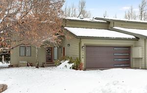 Modern 4BR Duplex | On Golf Course | Minutes to Beaver Creek + Vail - Avon, Colorado