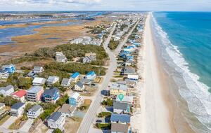 Quaint Oceanfront Island Escape - Surf City, North Carolina