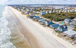 Quaint Oceanfront Island Escape - Surf City, North Carolina