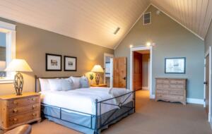 Stunning Whistler Chalet - Whistler, Canada