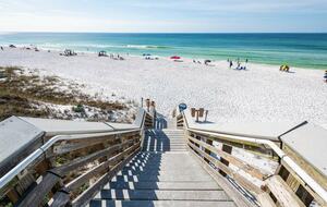 30-A house one mile from beach and Seaside - Seagrove Beach, Florida