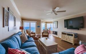 Ocean Front Luxury Beach Condo with Pool and Spa - Solana Beach, California