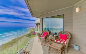 Ocean Front Luxury Beach Condo with Pool and Spa - Solana Beach, California