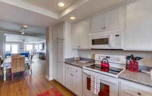 Ocean Front Luxury Beach Condo with Pool and Spa - Solana Beach, California