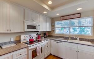 Ocean Front Luxury Beach Condo with Pool and Spa - Solana Beach, California