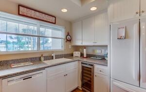 Ocean Front Luxury Beach Condo with Pool and Spa - Solana Beach, California