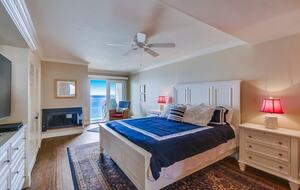 Ocean Front Luxury Beach Condo with Pool and Spa - Solana Beach, California