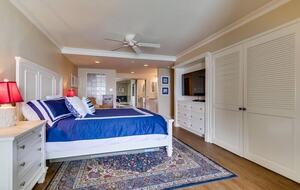 Ocean Front Luxury Beach Condo with Pool and Spa - Solana Beach, California